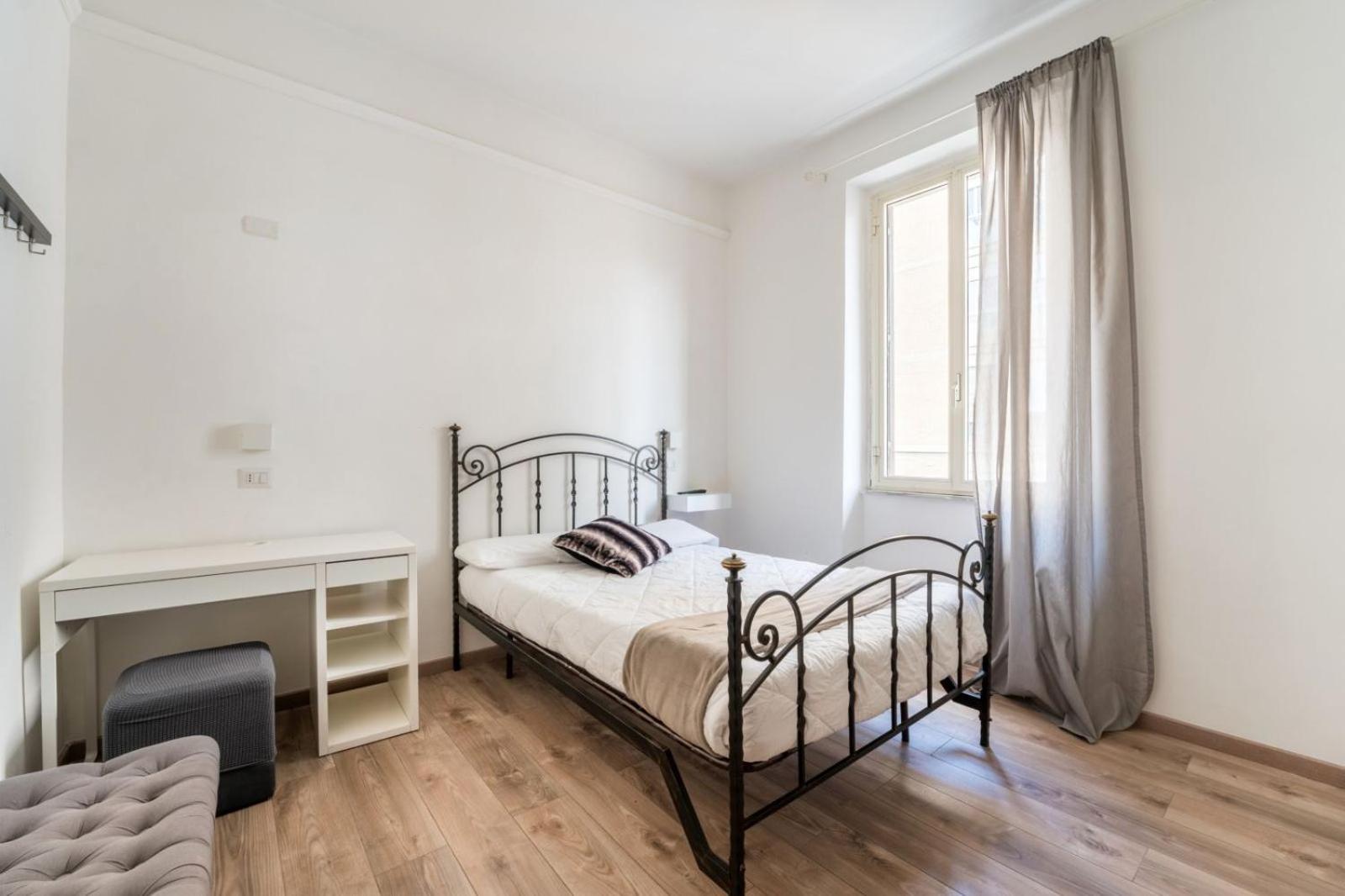 Rooms Piramide Rome Exterior photo