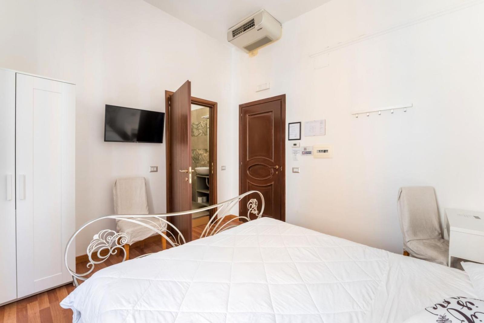 Rooms Piramide Rome Exterior photo